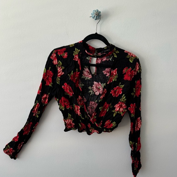 Forever 21 long sleeve crop blouse - Picture 1 of 3